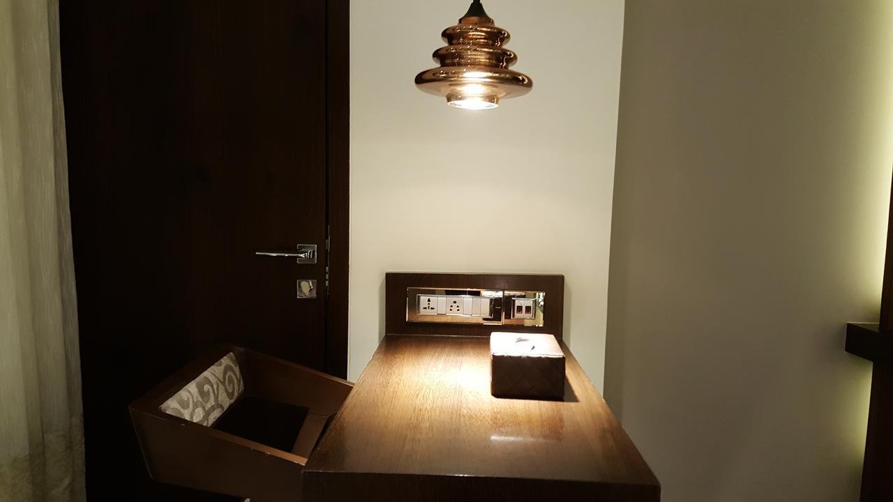 ペニンシュラ レッドパイン ムンバイ エクステリア 写真